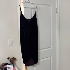 Dynamite Elegant Burgundy Velvet Midi Dress